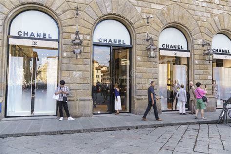 negozi chanel puglia|Negozi CHANEL in Italia .